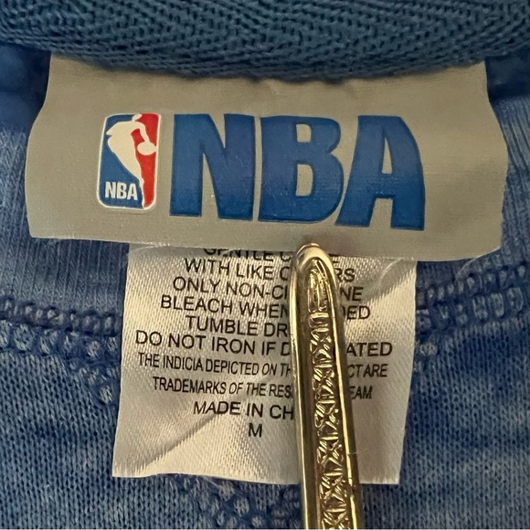 NBA Golden State Warriors M Blue Wide Neck Distressed Sweatshirt - Picture 3 of 4